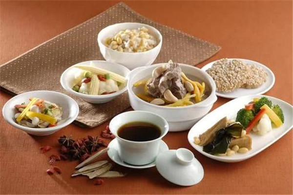 安泉营养膳食月子餐
