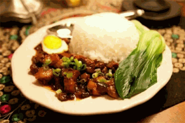 锅先生卤肉饭