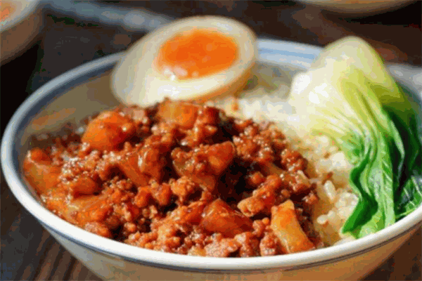 锅先生卤肉饭