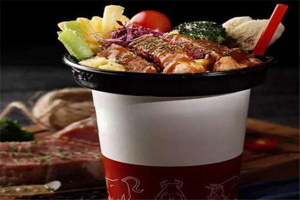 趣媸小食记牛排杯