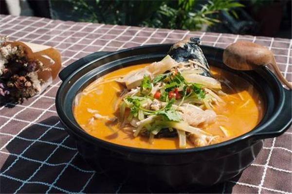 鱼常见金汤鱼头米饭