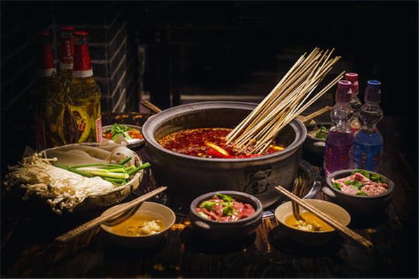签签向上串串麻辣烫小吃