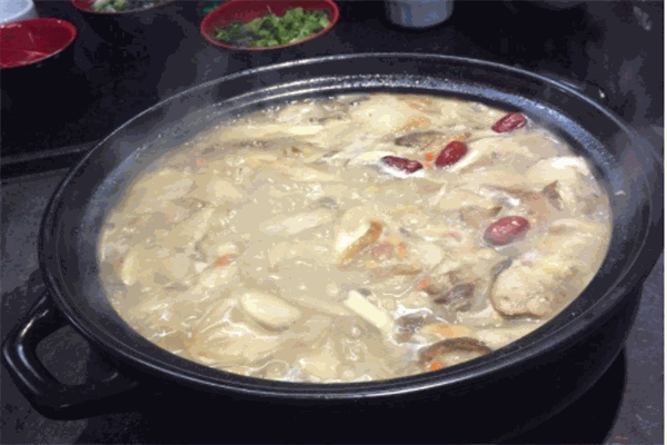 野山菌炖鸡