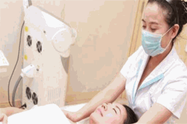 褓力母婴护理中心