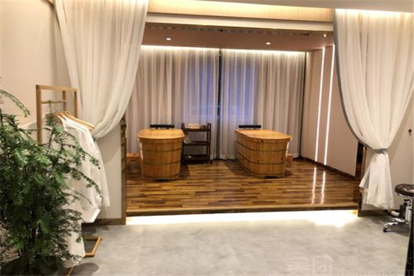 褓力母婴护理中心