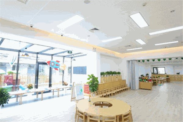 逗点双语艺术幼儿园