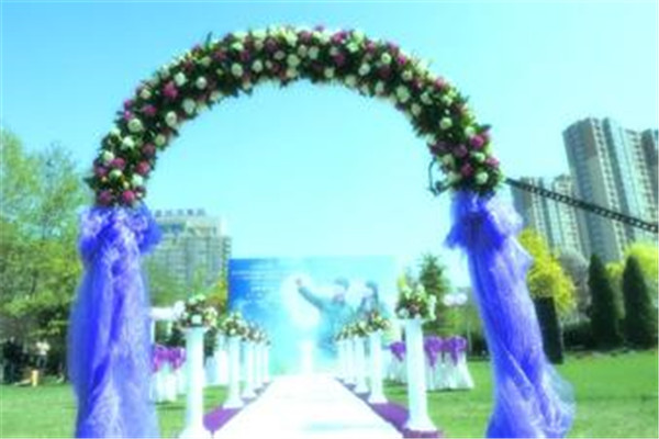 龙之媒婚庆加盟