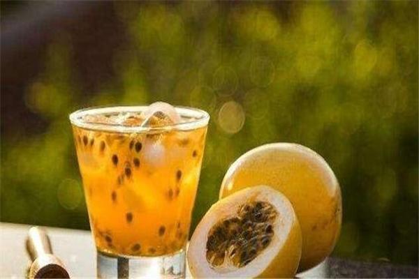 麦克风奶茶