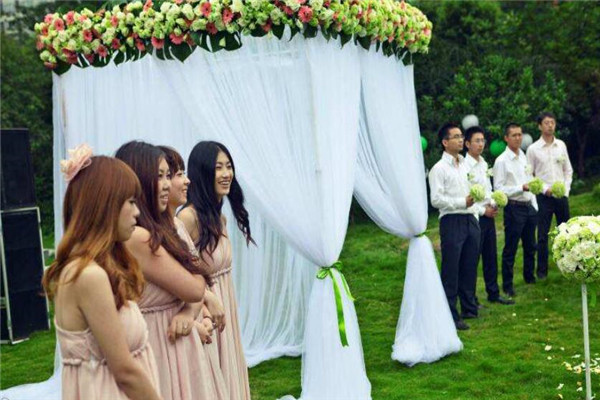 捌零后婚庆加盟