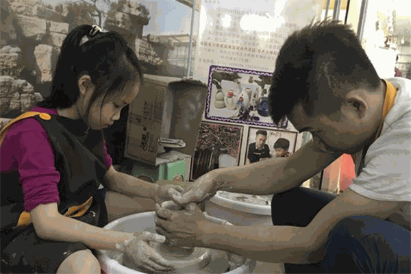 甦鸣陶艺