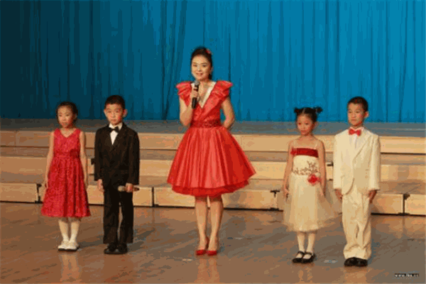 小海豚口才教育