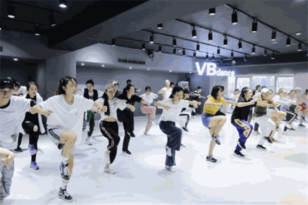VB舞蹈工作室