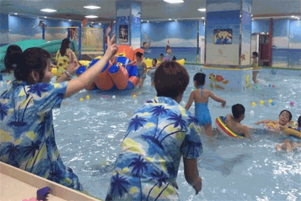 嘟宝亲子游泳俱乐部