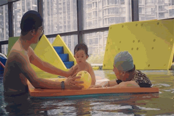 嘟宝亲子游泳俱乐部