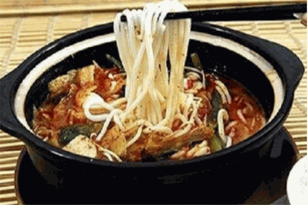 张师傅过桥米线