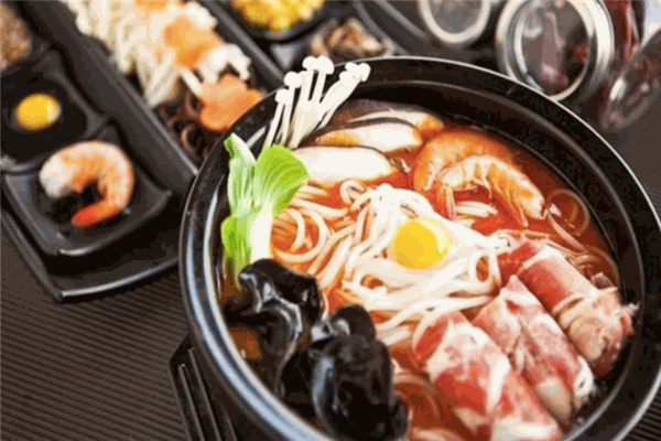久日圆圆过桥米线
