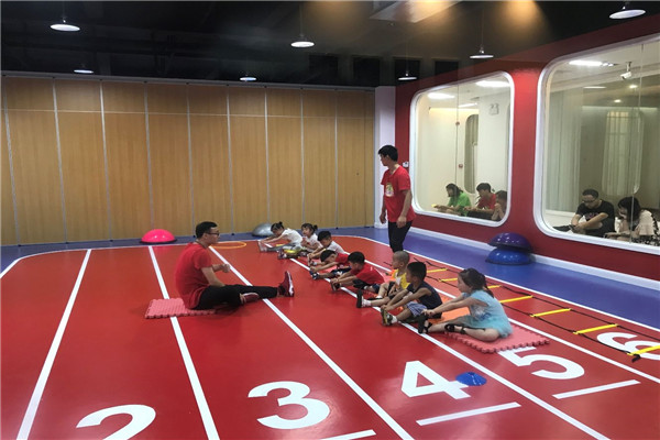 小小运动馆早教