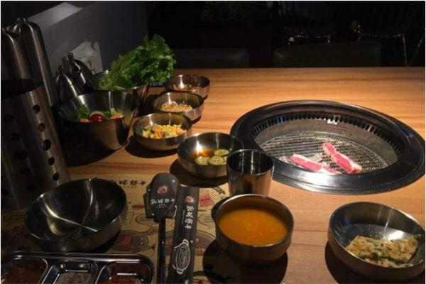 肥猪憨牛
