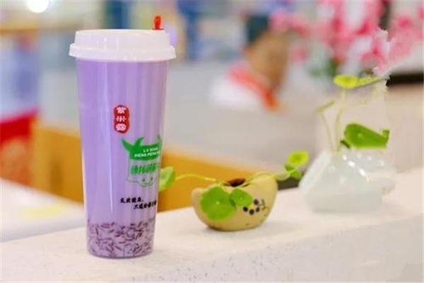 依群萌萌牛饮品