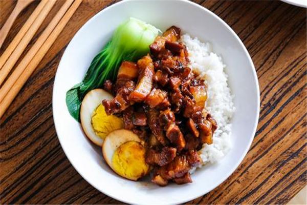 吉东家炝锅卤肉饭
