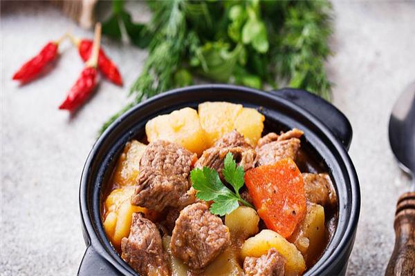 满聚福黄焖鸡米饭