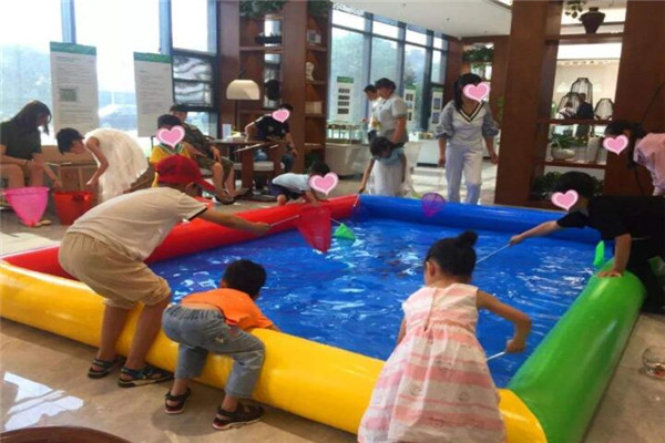 快乐小鱼充气加盟