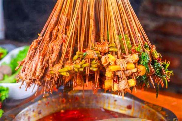 李记秤盘串串牛杂火锅