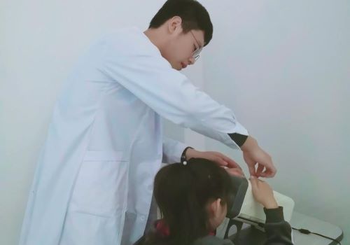 光明世界青少年视力训练中心