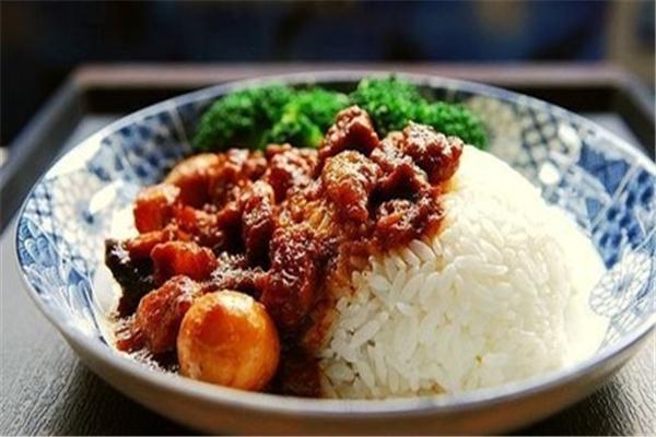呆玩卤肉饭