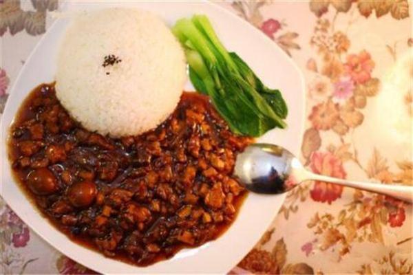 呆玩卤肉饭