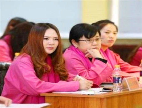 坤派巾帼女子学堂