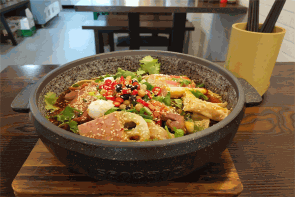 鱼上道石锅冒菜