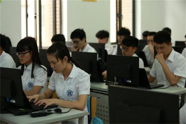 邦初it教育