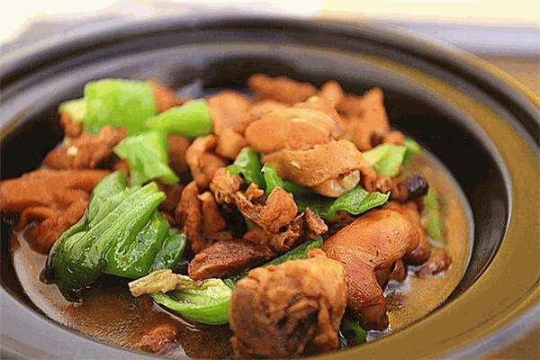 锅锅香黄焖鸡米饭