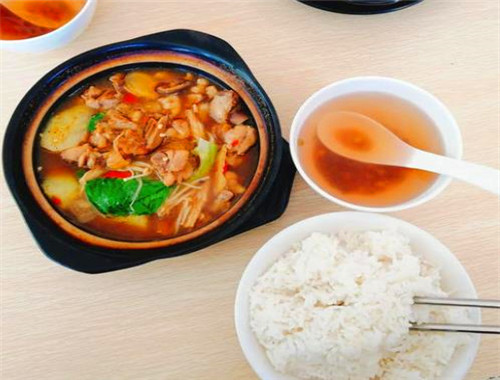 谷太吉酱焖鱼米饭