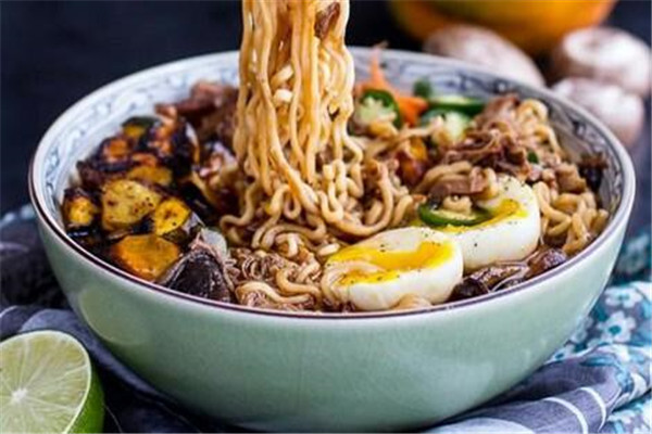 关灯吃面