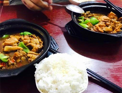 辣啦辣啦黄焖鸡米饭