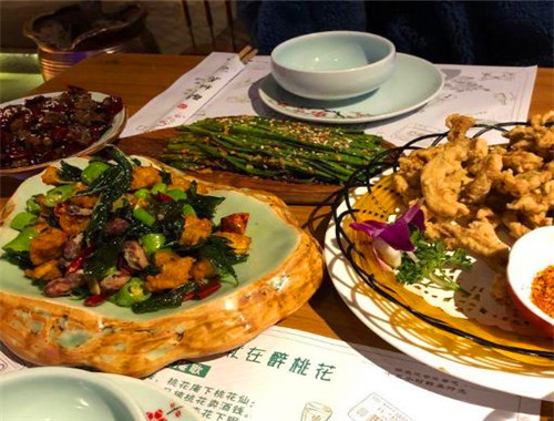 醉桃花音乐餐吧