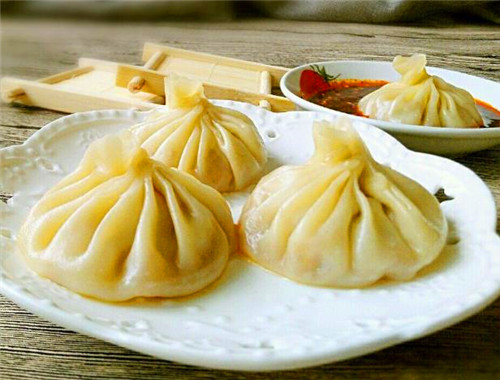 牛牛灌汤包
