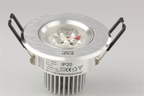 普利亚灯饰加盟