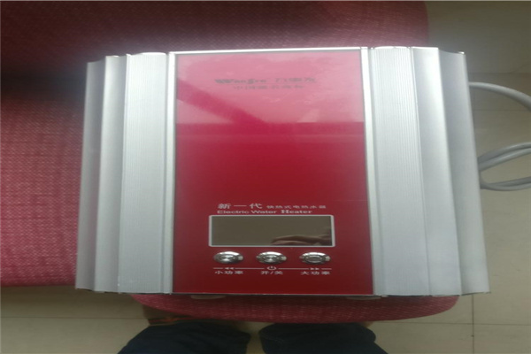 泰迪诺即热式电热水器