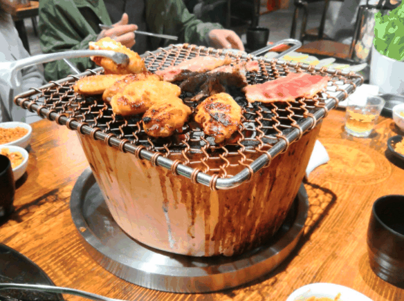原始泥炉烤肉