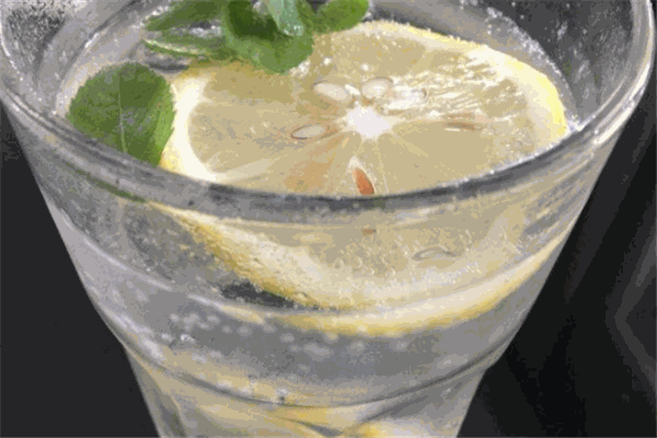 柠柠七奶茶铺
