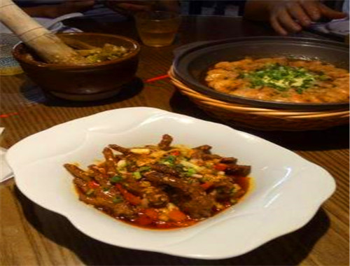 庄家界湘菜店
