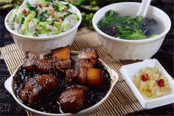 阿梦菜饭骨头汤