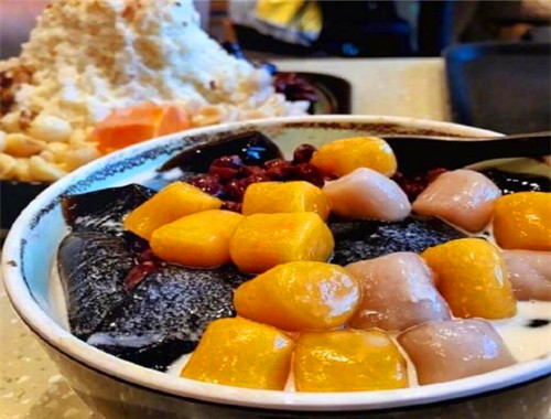 阿豆与仙草甜品