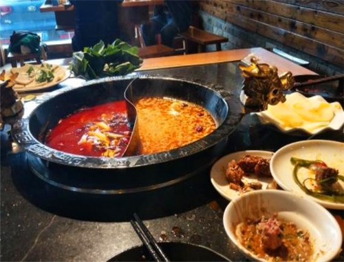 龙腾火锅店