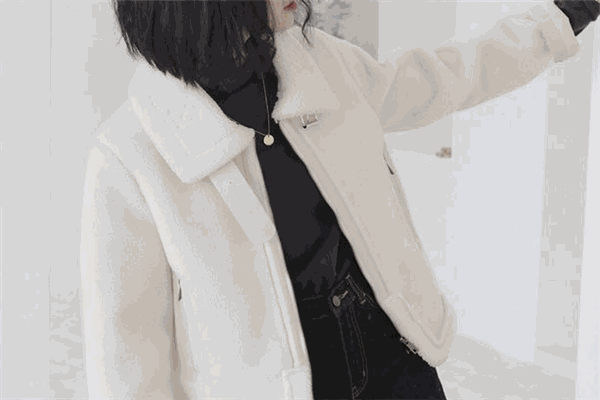 入卡女装