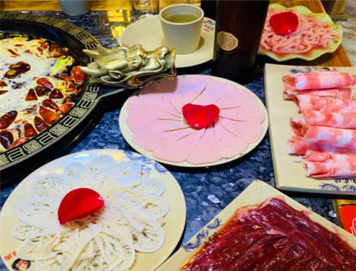 龙腾火锅店