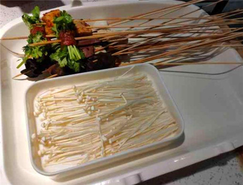 蓉语串串火锅